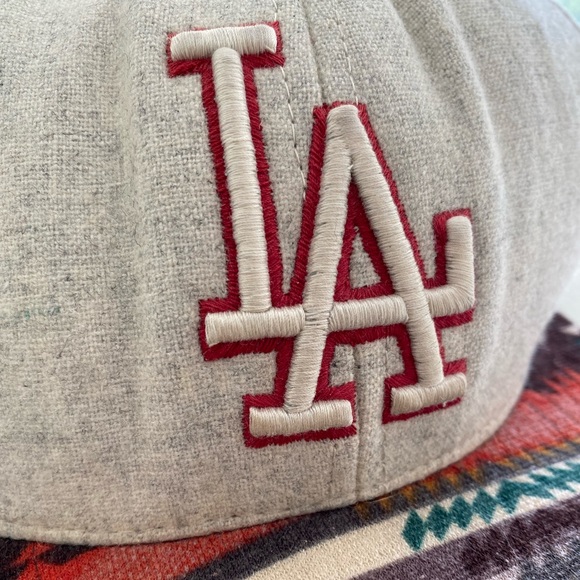Los Angeles Dodgers Rare Tribal Strapback Cap - Picture 2 of 4